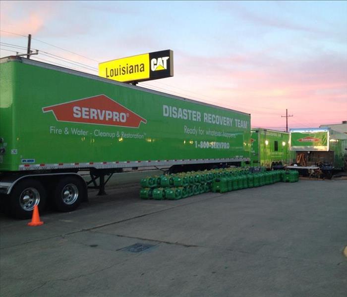 a 53' SERVPRO trailer at commercial building to help cleanup due to a flood in Louisiana 